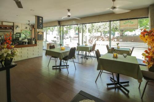 Tuban Torres Accommodation Kuta  Exterior photo